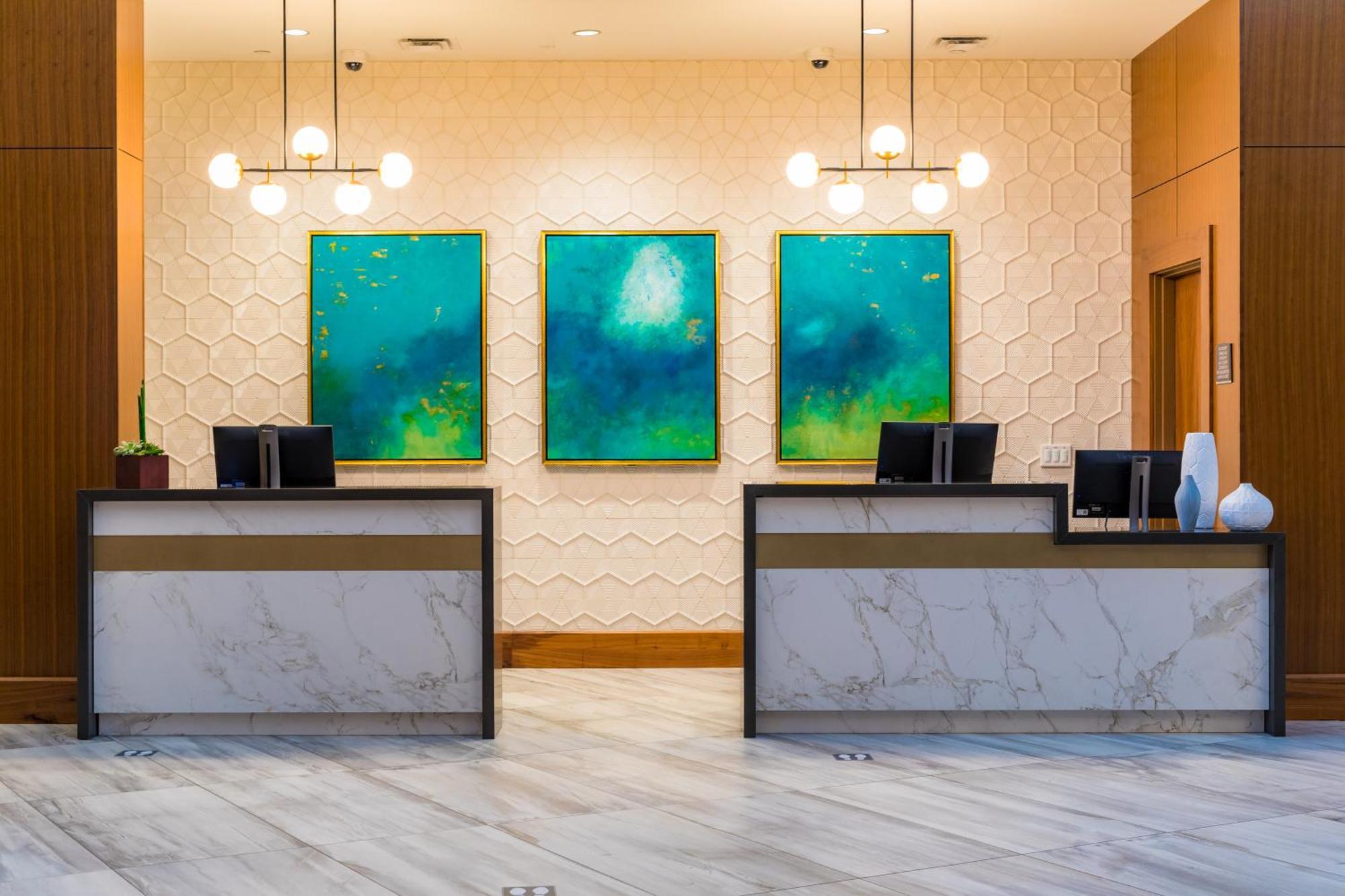 Crowne Plaza Lansing By Ihg Hotel Bagian luar foto
