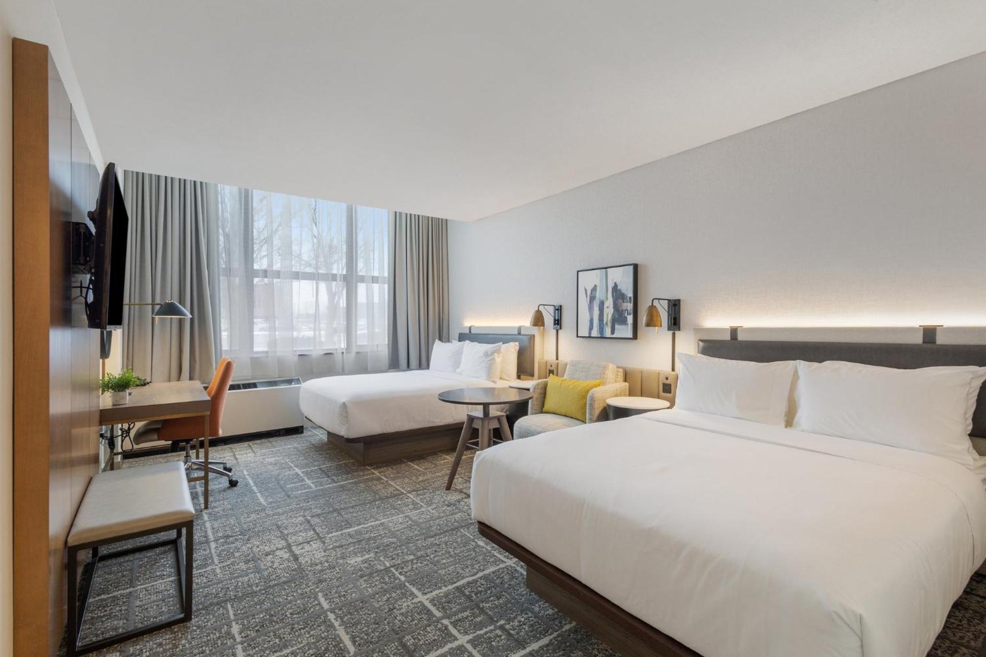 Crowne Plaza Lansing By Ihg Hotel Bagian luar foto